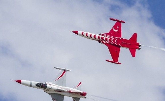 Türk Yıldızları’ndan ’Öğretmenler Günü’ mesajı