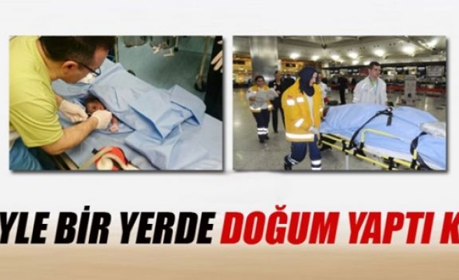 Uçağı beklerken doğum yaptı