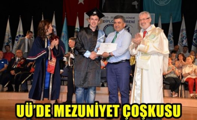 UÜ’DE mezuniyet coşkusu