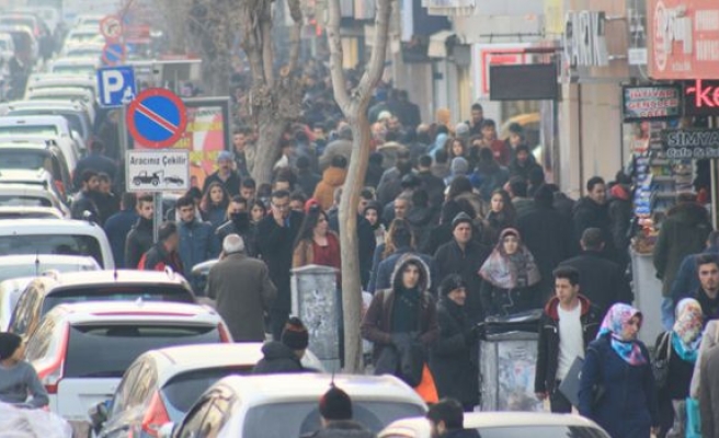 Van'ı İranlı Turistler Bastı!