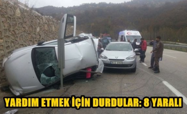 Yardım etmek için durdular: 8 yaralı