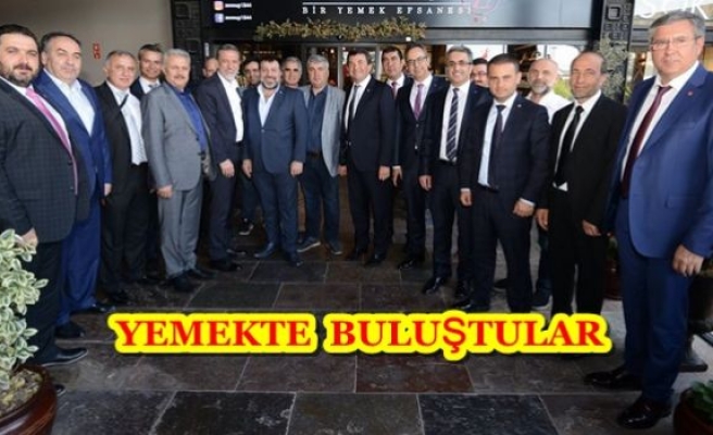 YEMEKTE BULUŞTULAR!