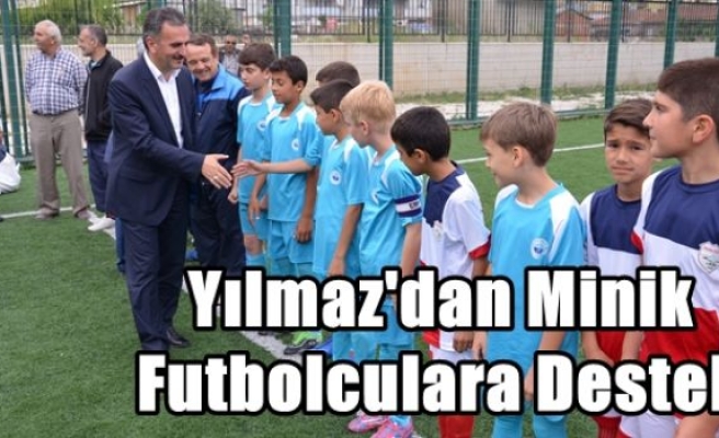 Yılmaz'dan Minik Futbolculara Destek