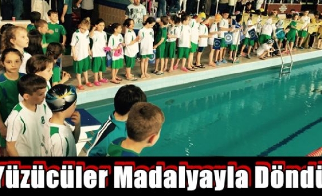 Yüzücüler Madalyayla Döndü