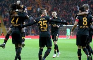 Galatasaray kupada tur kapısını araladı