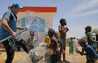 Öğrencilerden Afrika'ya 'can suyu'