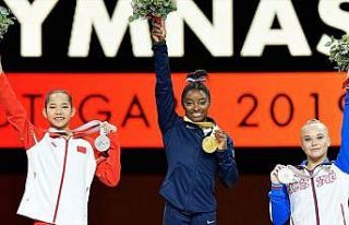 Simone Biles'ten büyük başarı