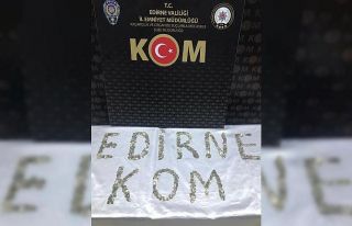 Polisten kaçan kişinin çantası ve aracında 2...