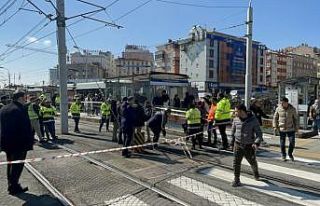 Güngören'de tramvay raydan çıktı