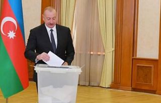 Aliyev yemin ederek görevine başladı