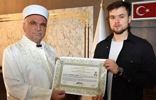 Kazakistan asıllı genç Bilecik’te Müslüman...