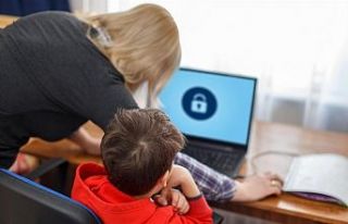 Çocuklarınızı internette yalnız bırakmayın!