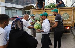 Büyükşehir hem çiftçiyi hem vatandaşı gülümsetti