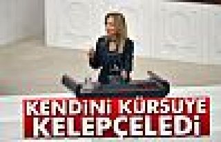 Aylin Nazlıaka kendini kürsüye kelepçeledi