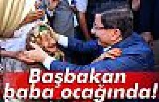 Başbakan Davutoğlu baba ocağında