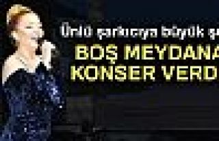 Boş Meydana Konser Verdi!