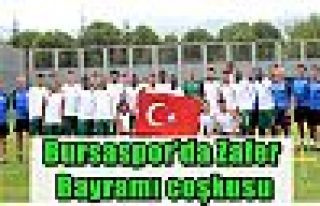 Bursaspor'da Zafer Bayramı coşkusu