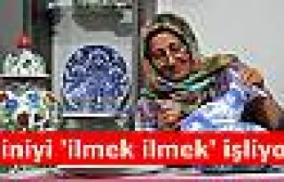 Çiniyi 'ilmek ilmek' işliyor