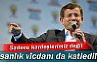 Davutoğlu: 'Srebrenitsa’da insanlık vicdanı katledildi'