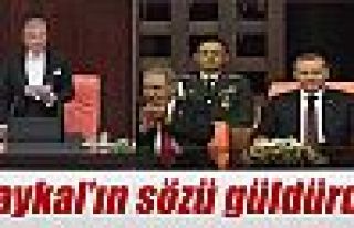 Deniz Baykal'ın sözü güldürdü