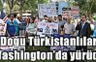 Doğu Türkistanlılar Washington’da yürüdü