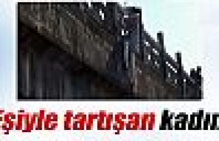 Eşiyle tartışan kadın...