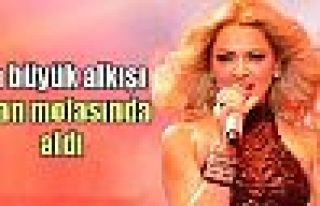 Hadise Çanakkale'de sevenleriyle buluştu