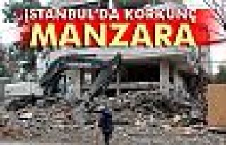 Kadıköy'de bir binanın duvarı çöktü
