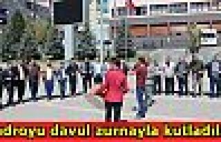 Kadroyu davul zurnayla kutladılar