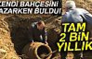 KENDİ BAHÇESİNİ KAZARKEN BULDU!