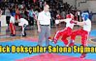 Kick Boksçular Salona Sığmadı