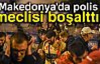 Makedonya'da polis meclisi boşalttı