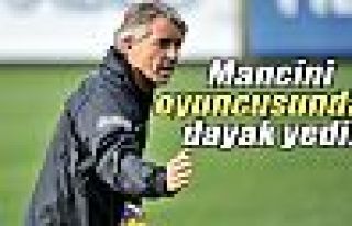 Mancini oyuncusundan dayak yedi!