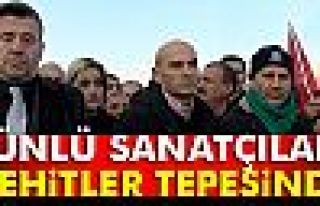 Sanatçılar Şehitler Tepesini ziyaret etti