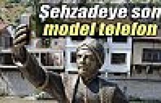 Şehzadeye yeni model telefon