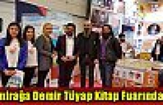 Temirağa Demir Tüyap Kitap Fuarındaydı