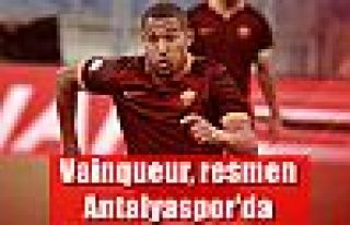 Vainqueur, resmen Antalyaspor'da